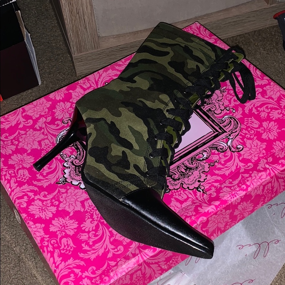 Camo heels